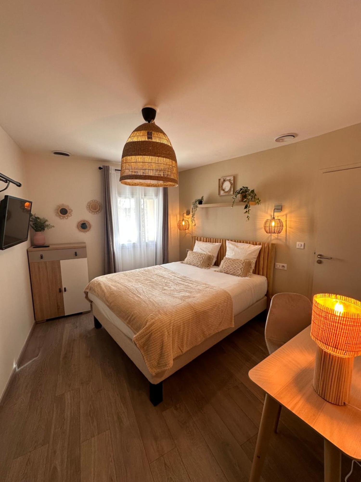 Auberge Du Vieux Lanas Logis Hotel Restaurant Εξωτερικό φωτογραφία