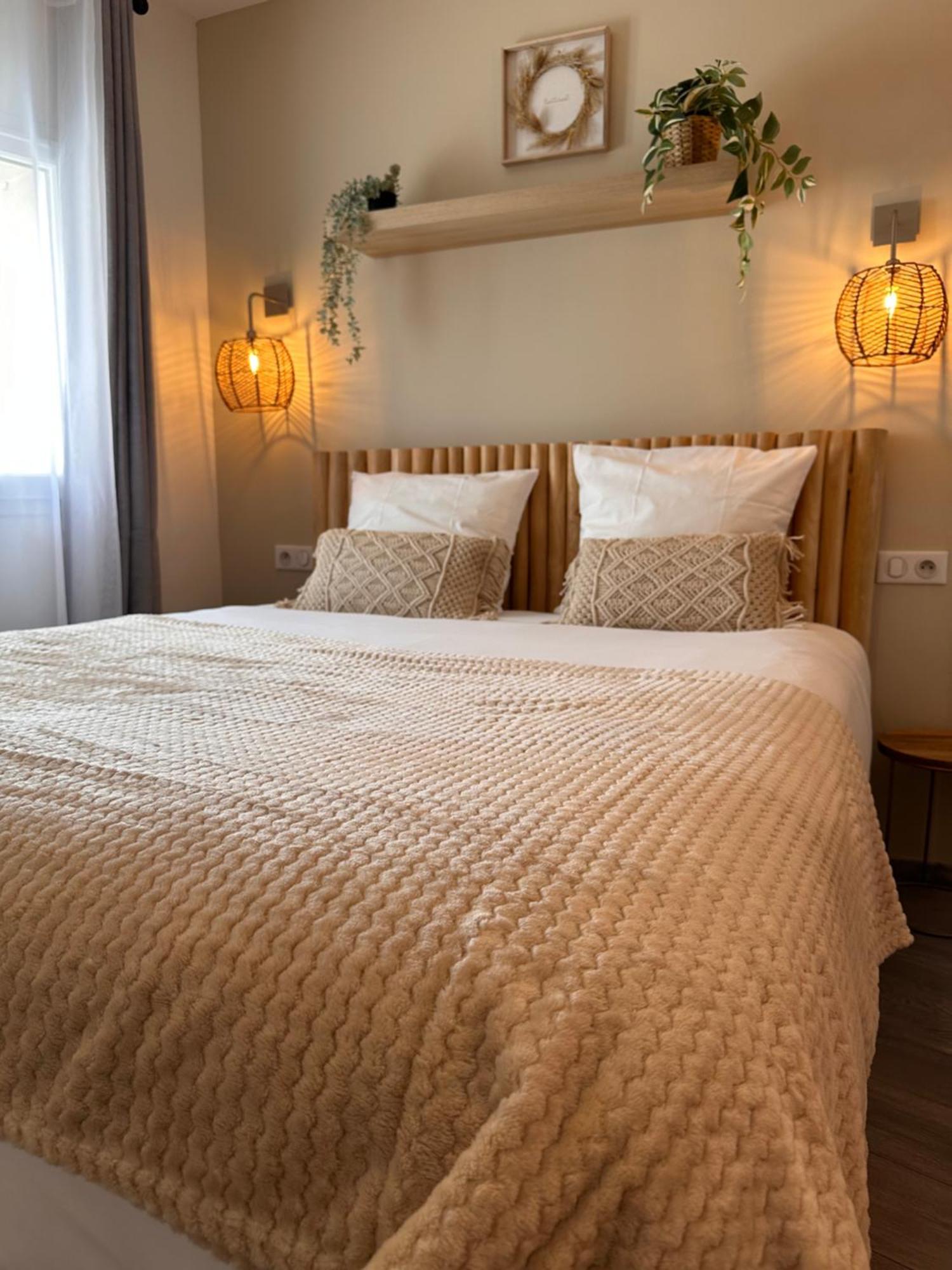Auberge Du Vieux Lanas Logis Hotel Restaurant Εξωτερικό φωτογραφία