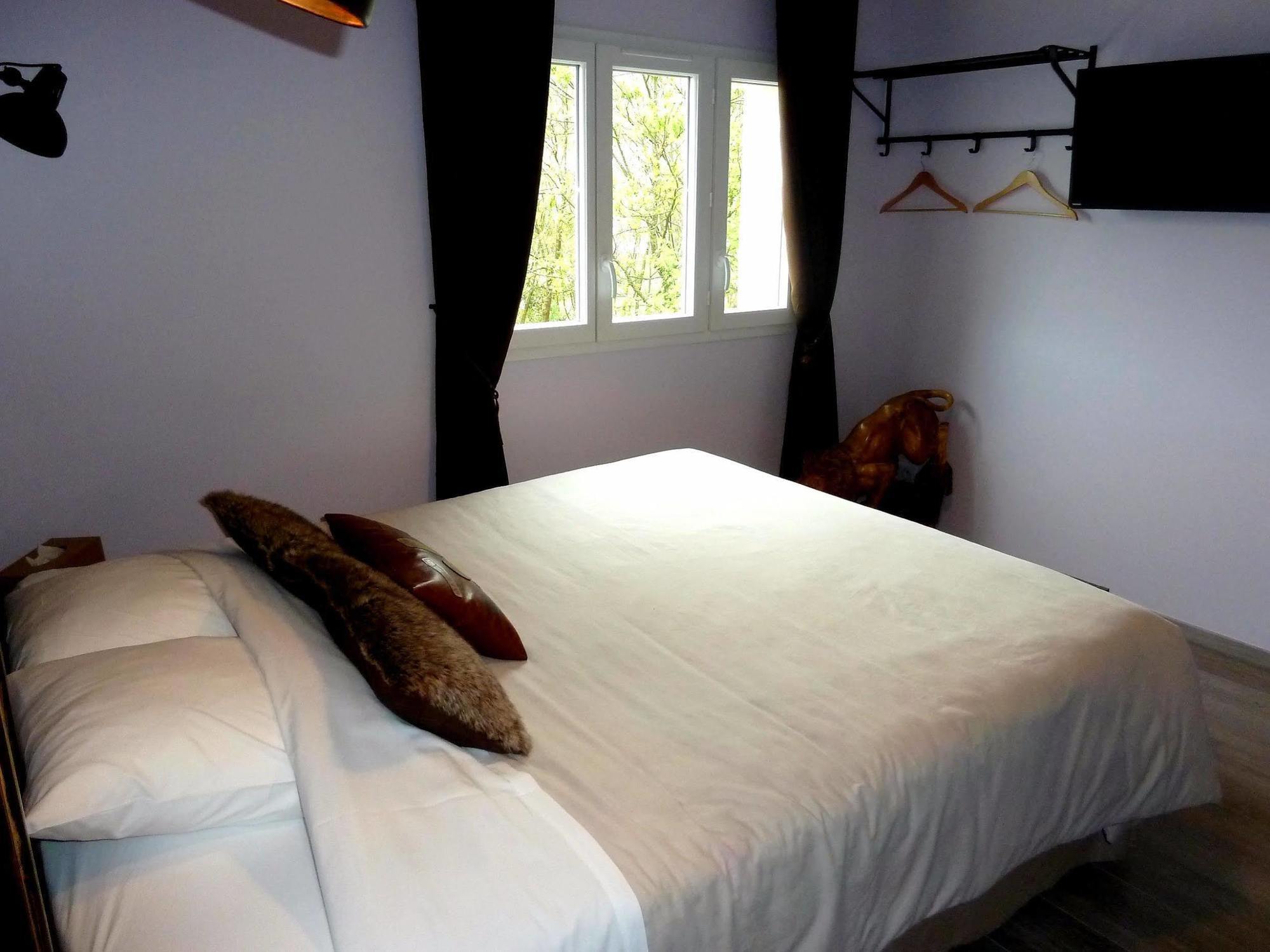 Auberge Du Vieux Lanas Logis Hotel Restaurant Εξωτερικό φωτογραφία