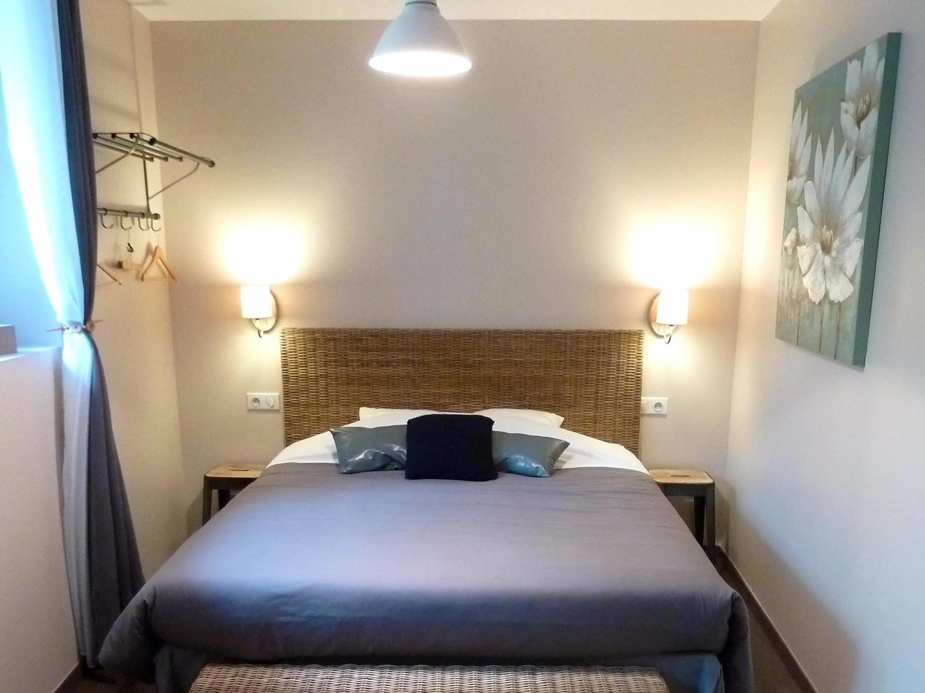 Auberge Du Vieux Lanas Logis Hotel Restaurant Εξωτερικό φωτογραφία